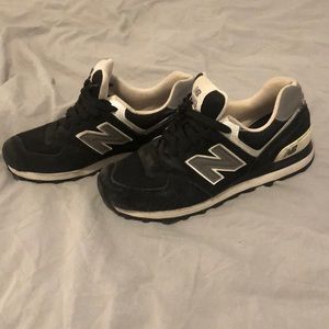 Black new balance sneakers
